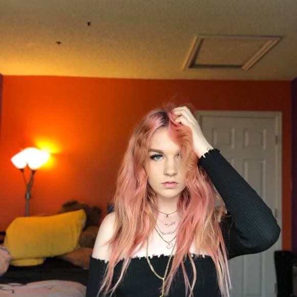 Meet your Posher, Allie - Picture 1 of 1